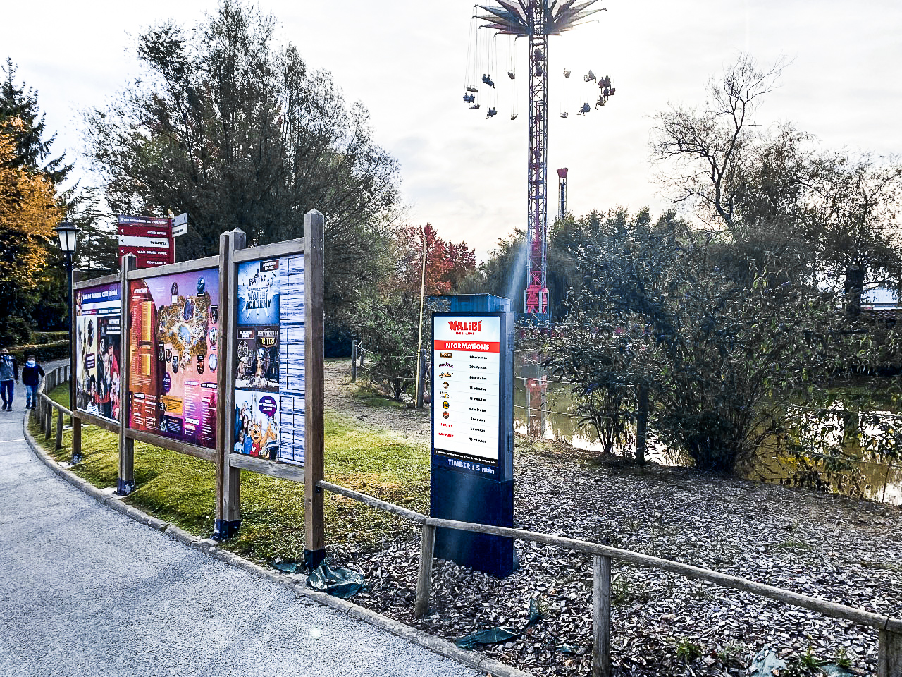 Ecran totem parc Walibi